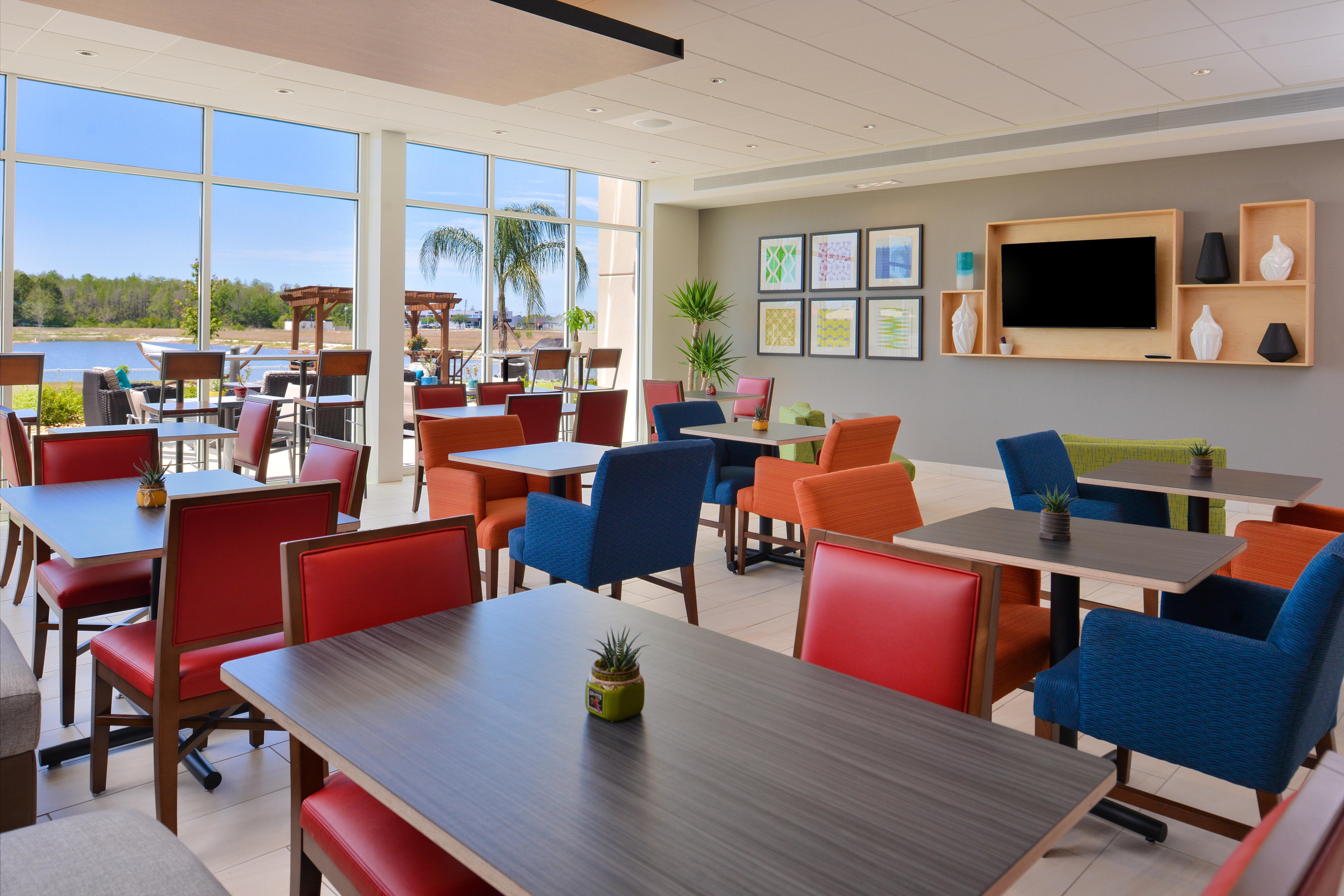 Holiday Inn Express & Suites Trinity By Ihg Exterior foto